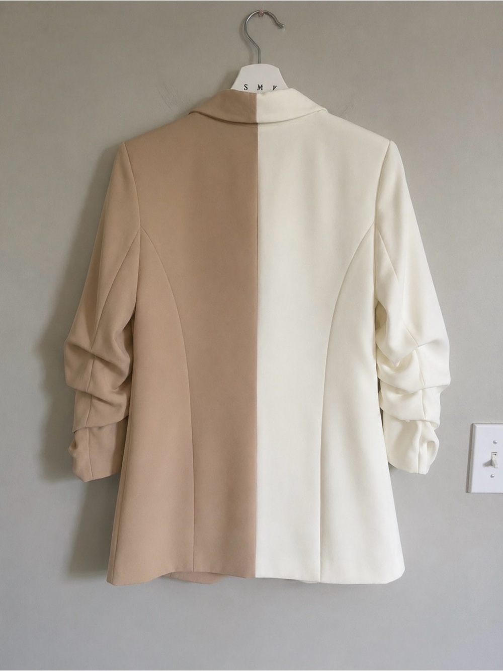 Colorblock Half Ruched Sleeve Blazer - Picture 6 of 6